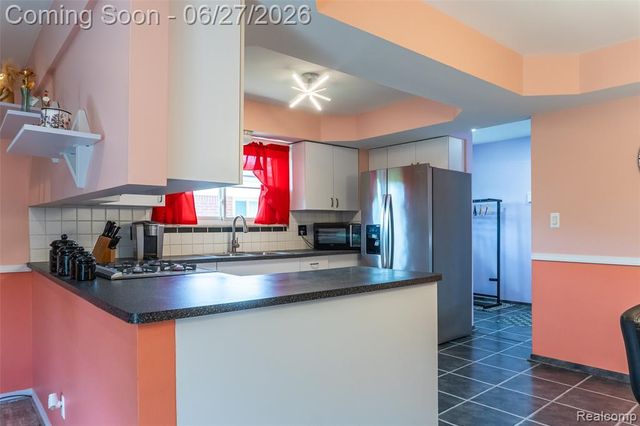 33818 King Richard Drive, Sterling Heights, MI 48310