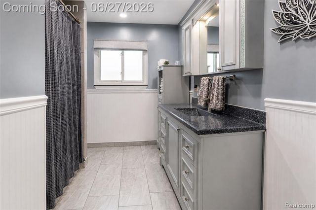 33818 King Richard Drive, Sterling Heights, MI 48310