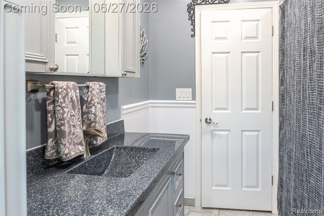 33818 King Richard Drive, Sterling Heights, MI 48310