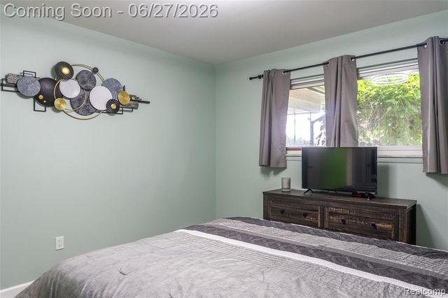 33818 King Richard Drive, Sterling Heights, MI 48310