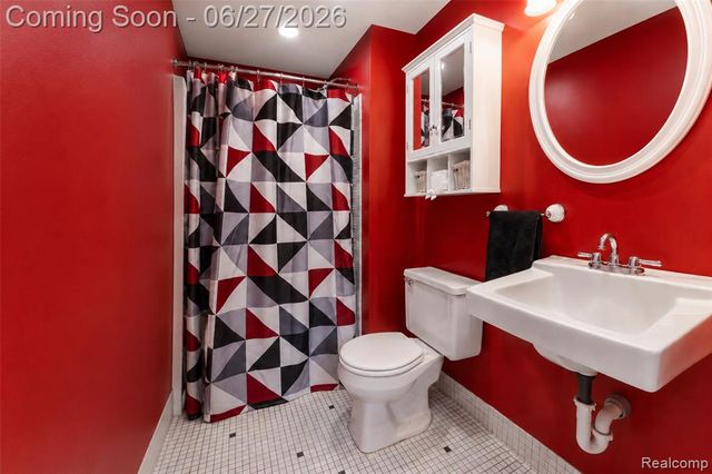 33818 King Richard Drive, Sterling Heights, MI 48310