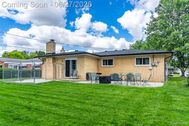 33818 King Richard Drive, Sterling Heights, MI 48310