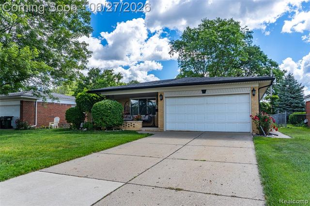 33818 King Richard Drive, Sterling Heights, MI 48310