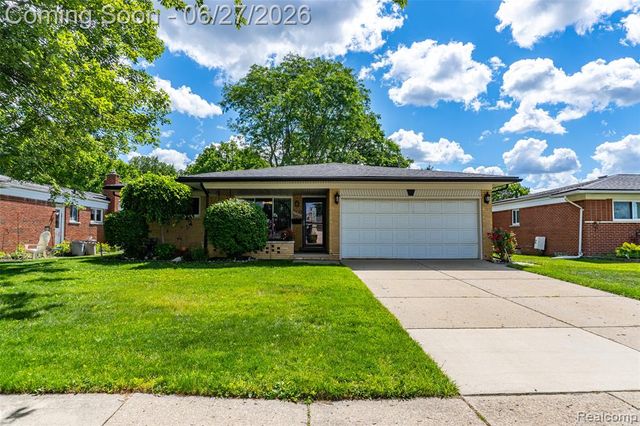 33818 King Richard Drive, Sterling Heights, MI 48310