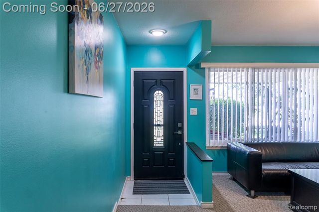 33818 King Richard Drive, Sterling Heights, MI 48310