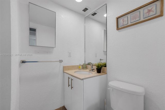 4001 S Ocean Drive 12D, Hollywood, FL 33019