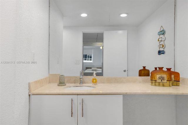 4001 S Ocean Drive 12D, Hollywood, FL 33019
