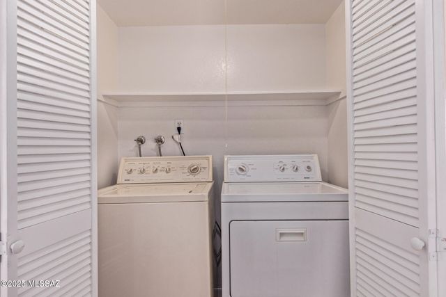 455 S Camino Seco, Tucson, AZ 85710