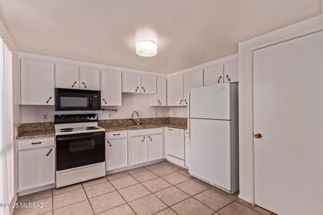 455 S Camino Seco, Tucson, AZ 85710