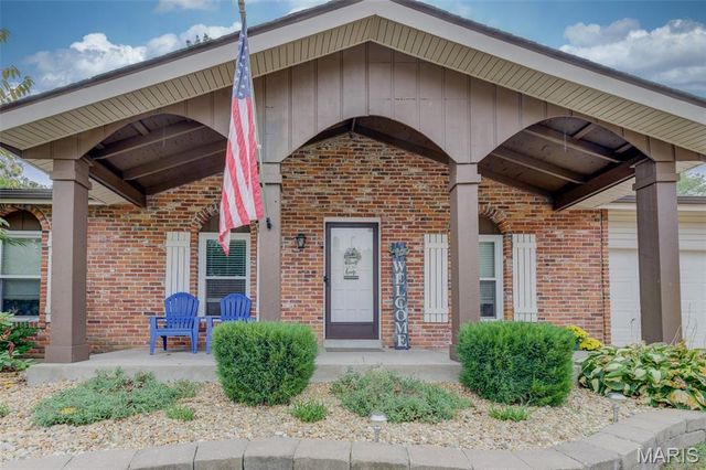 752 Rockridge Drive, Manchester, MO 63021