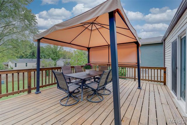 752 Rockridge Drive, Manchester, MO 63021