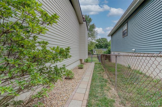 752 Rockridge Drive, Manchester, MO 63021