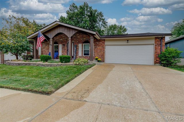 752 Rockridge Drive, Manchester, MO 63021
