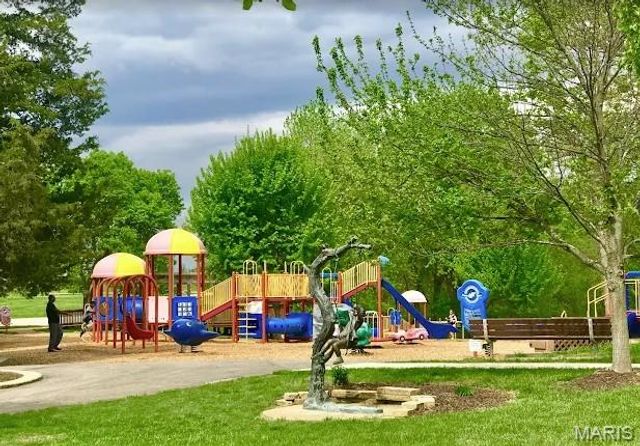 752 Rockridge Drive, Manchester, MO 63021