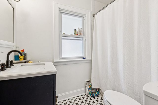 1656 Harding Road, Northfield, IL 60093