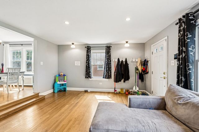 1656 Harding Road, Northfield, IL 60093