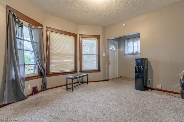 4619 Pearse Avenue, Newburgh Heights, OH 44105
