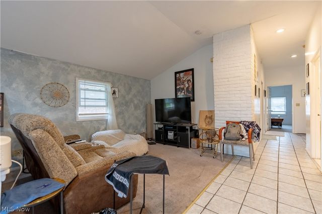 4619 Pearse Avenue, Newburgh Heights, OH 44105