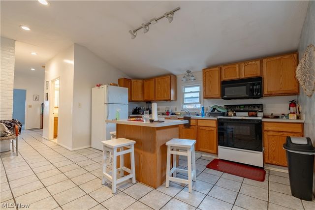 4619 Pearse Avenue, Newburgh Heights, OH 44105