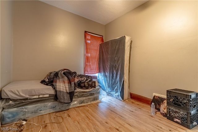 4619 Pearse Avenue, Newburgh Heights, OH 44105