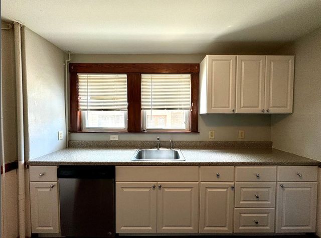 250 Hyde Park Ave 1A, Boston, MA 02130