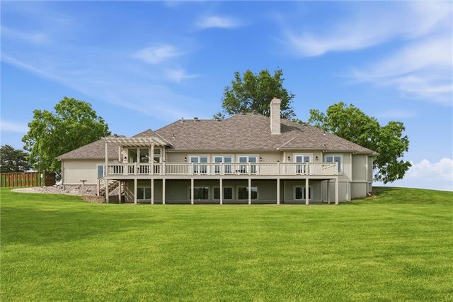 3341 W 271 Street, Louisburg, KS 66053