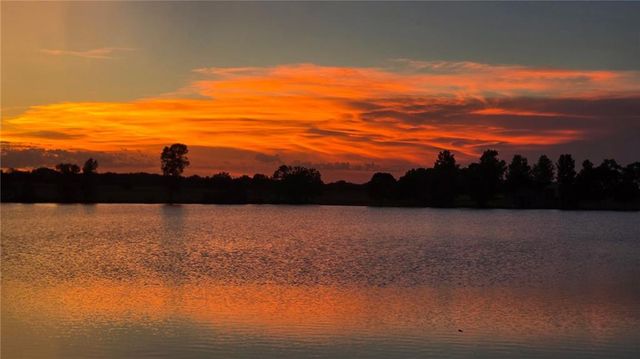 3341 W 271 Street, Louisburg, KS 66053