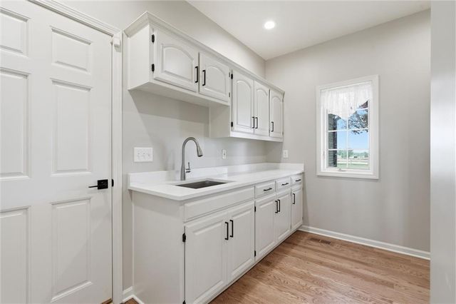 3341 W 271 Street, Louisburg, KS 66053