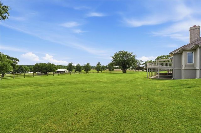 3341 W 271 Street, Louisburg, KS 66053