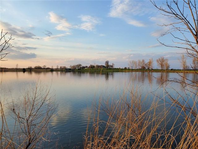 3341 W 271 Street, Louisburg, KS 66053