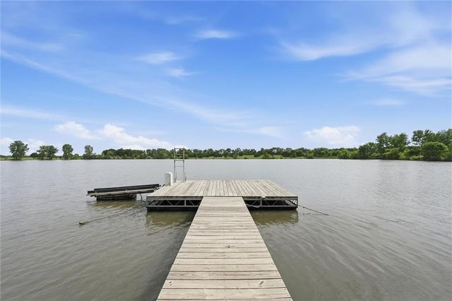 3341 W 271 Street, Louisburg, KS 66053
