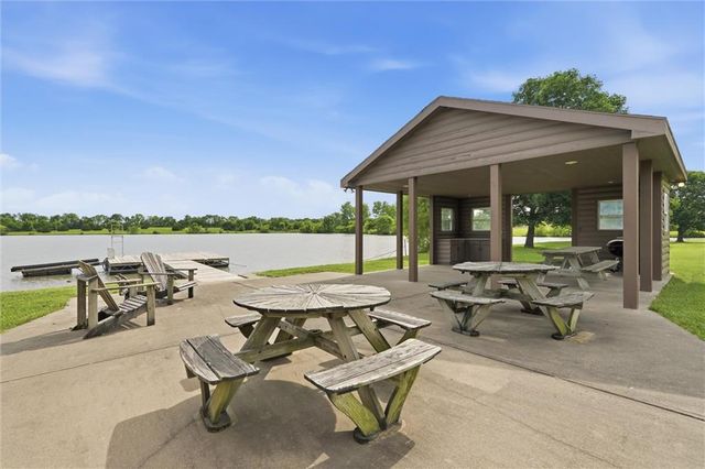 3341 W 271 Street, Louisburg, KS 66053