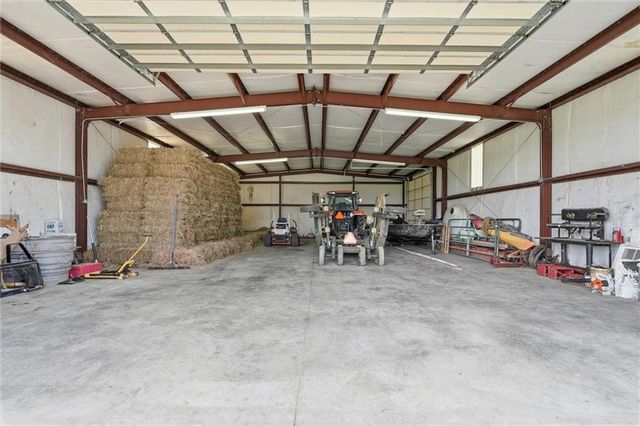 3341 W 271 Street, Louisburg, KS 66053
