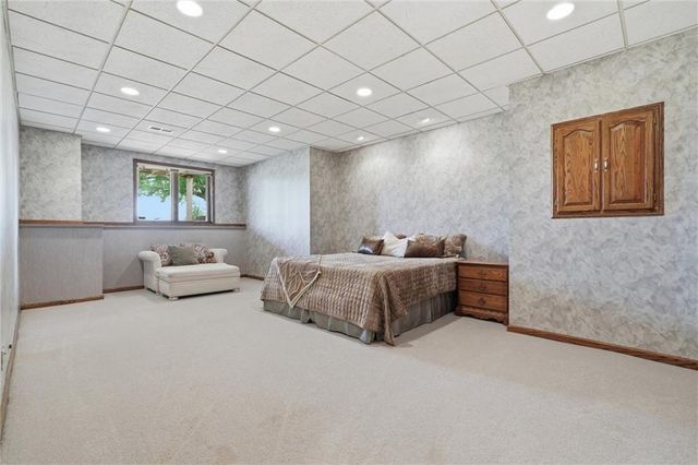 3341 W 271 Street, Louisburg, KS 66053