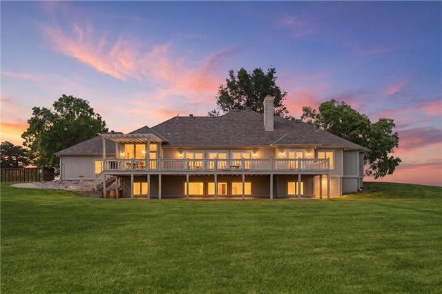 3341 W 271 Street, Louisburg, KS 66053