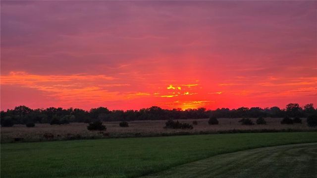 3341 W 271 Street, Louisburg, KS 66053