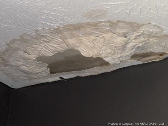 6916 Calamar Drive, Fayetteville, NC 28314