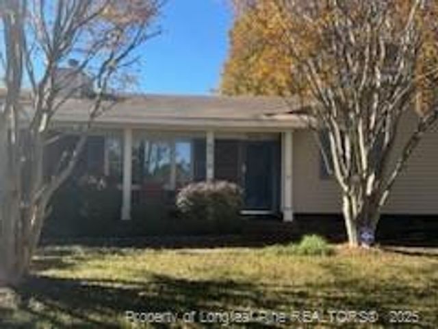 6916 Calamar Drive, Fayetteville, NC 28314