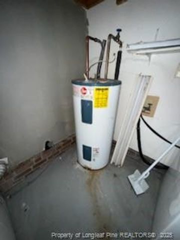 6916 Calamar Drive, Fayetteville, NC 28314