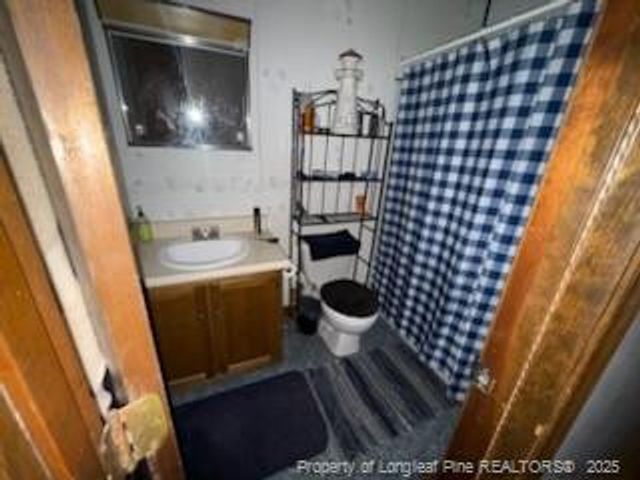 6916 Calamar Drive, Fayetteville, NC 28314