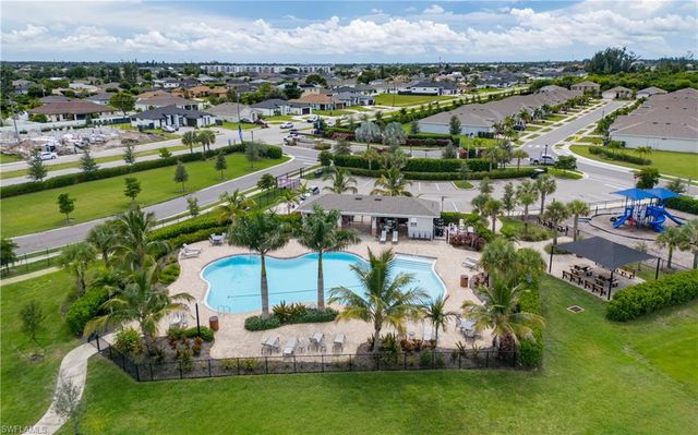 374 Spring Hill Lake LOOP, Cape Coral, FL 33993