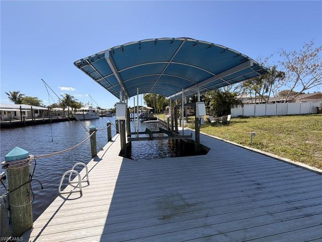 2044 Aruba AVE, Fort Myers, FL 33905