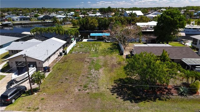 2044 Aruba AVE, Fort Myers, FL 33905