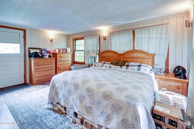 195 Northampton Road, Amsterdam, NY 12010