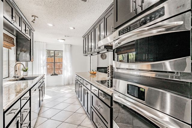 3008 Glenwood Court, Bedford, TX 76021