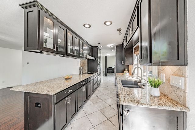 3008 Glenwood Court, Bedford, TX 76021