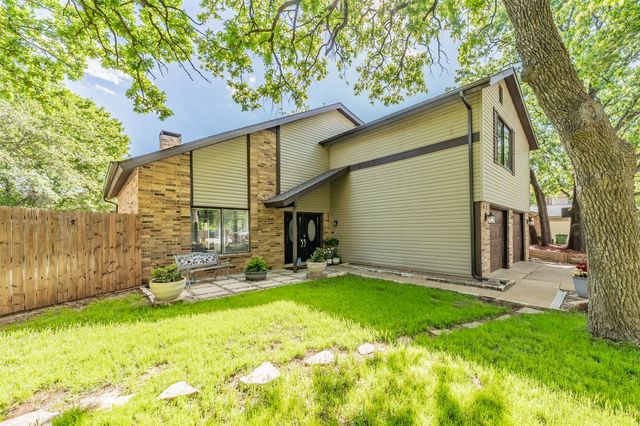 3008 Glenwood Court, Bedford, TX 76021