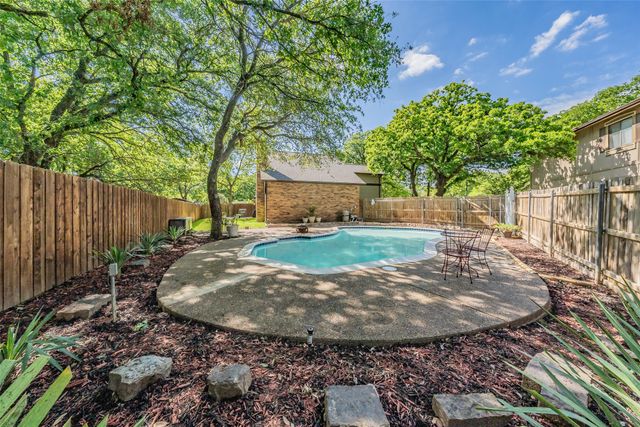 3008 Glenwood Court, Bedford, TX 76021