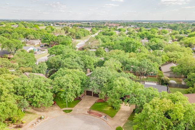 3008 Glenwood Court, Bedford, TX 76021