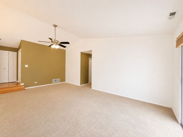 174 E Bluewater Lane 288, Vernon Hills, IL 60061